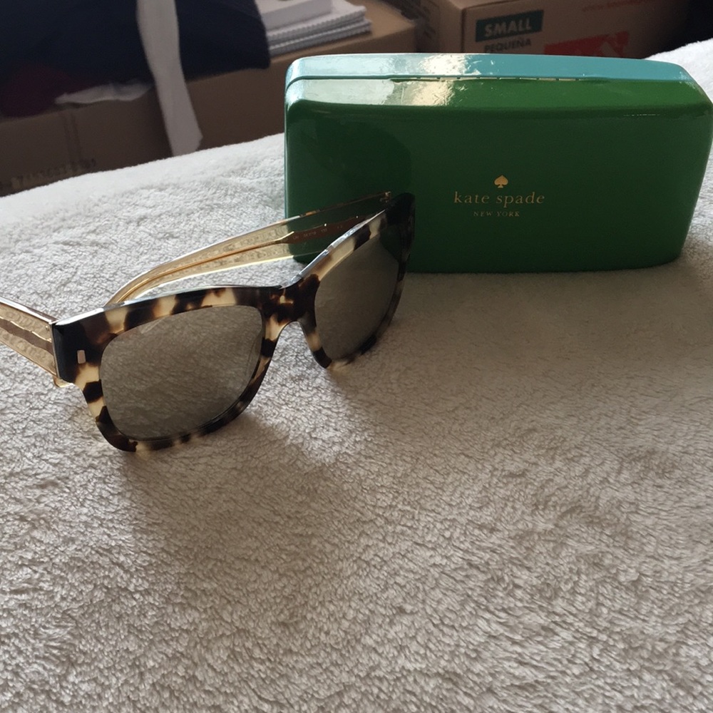 Kate Spade Sunglass